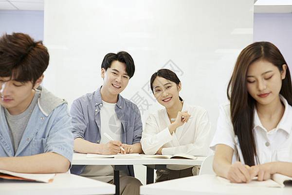 性价比高的成人英语培训_在线成人英语培训哪家好_成人英语一对一价格