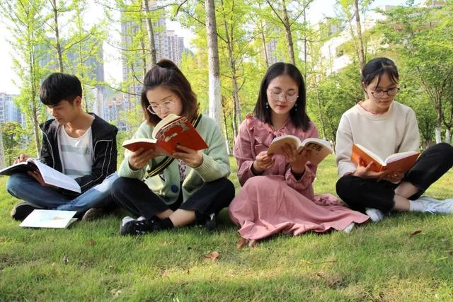 六盘水师范学院校园文化_六盘水师范学院招生指南_六盘水师范学院有外教吗知乎