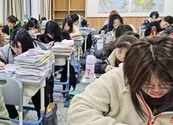 成都英语培训一对一优势_成都外教一对一陪练_成都英语辅导班推荐